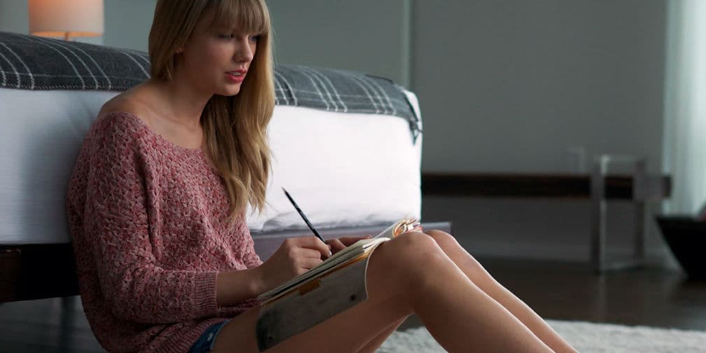10. Taylor Swift: Esta chica podría haber asegurado sus piernas por 40 millones de dólares.