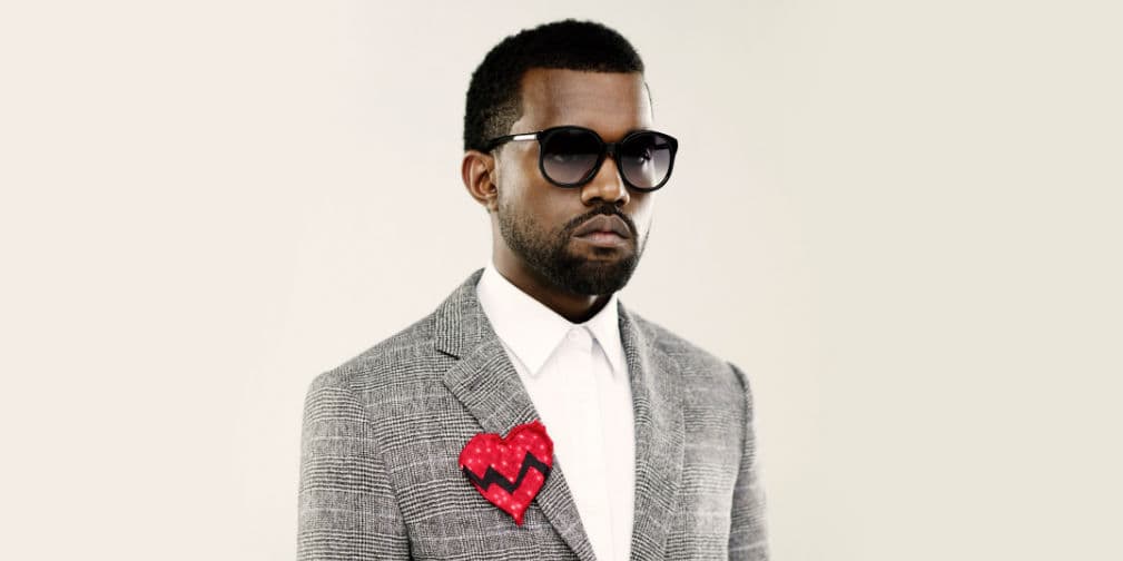 2. Kanye West: El cantante tuvo un aparatoso accidente de auto en 2002, necesitando cirugía reconstructiva.