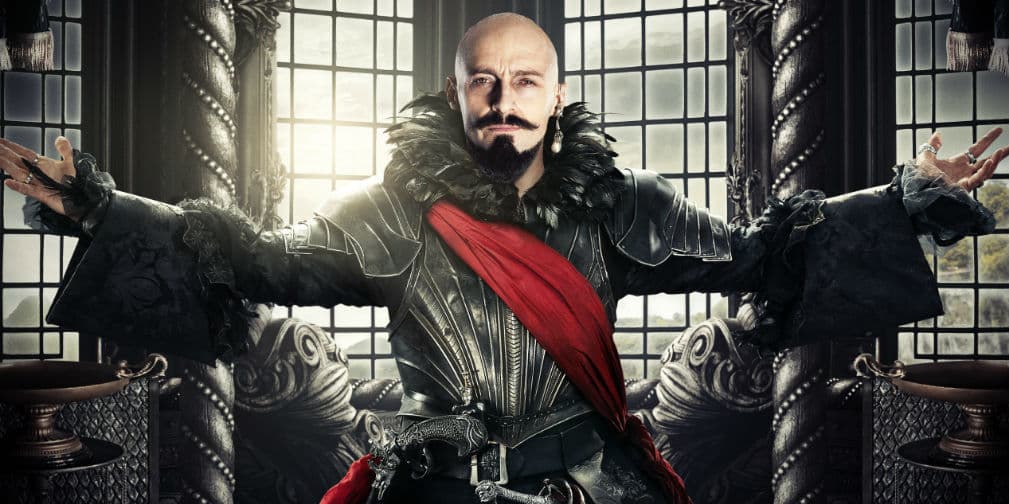10. Hugh Jackman: Pobre capitán Garfio, no ha tenido suerte en el cine, como es el caso de Pan: Viaje a Nunca Jamás.