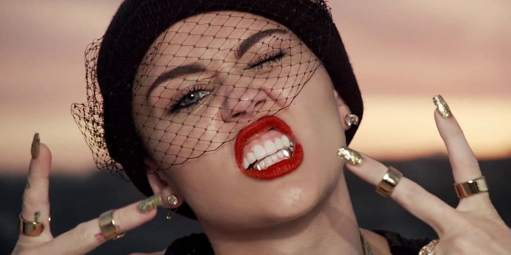 11. Miley Cyrus: De Hanna Montana no queda nada, en su lugar está una chica extrovertida y nada convencional.