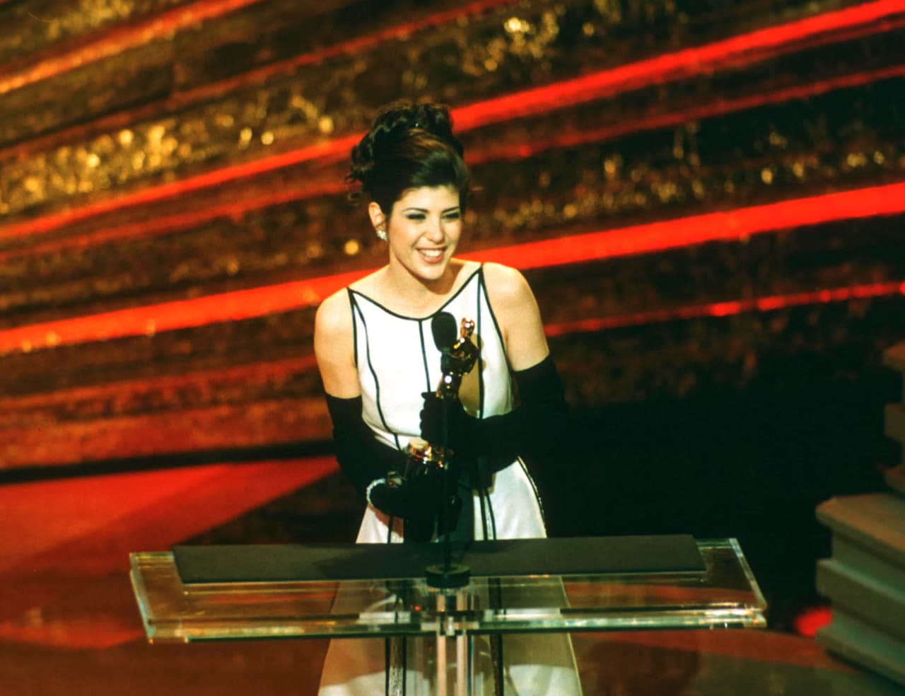 Ganó el Oscar a la mejor actriz de reparto por su actuación en 'My Cousin Vinny', el 29 de marzo de 1993 en la 65a entrega de los Premios de la Academia en Los Ángeles.