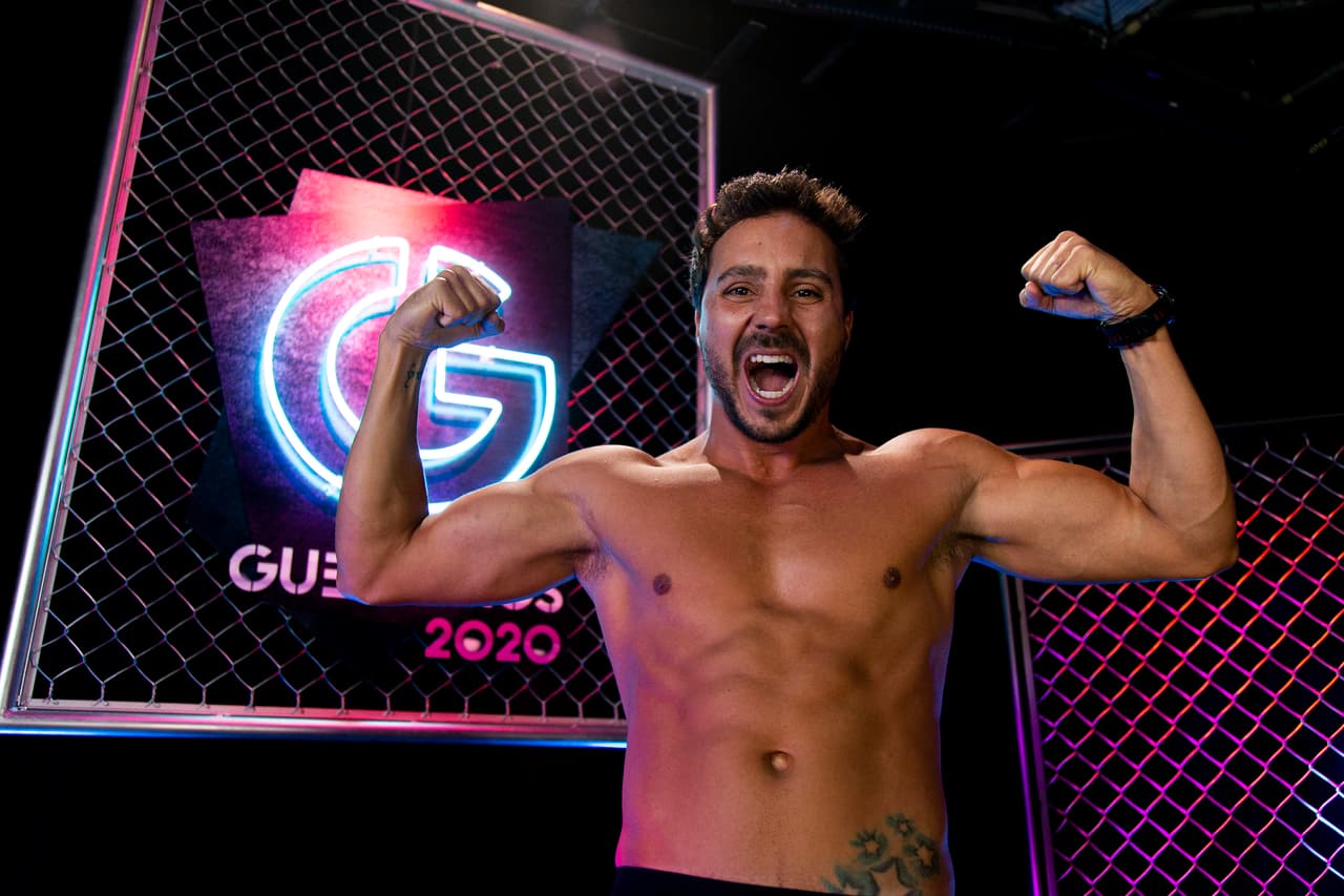 Julio Ron lleva una vida fit y quiere demostrar que puede hacer de todo.