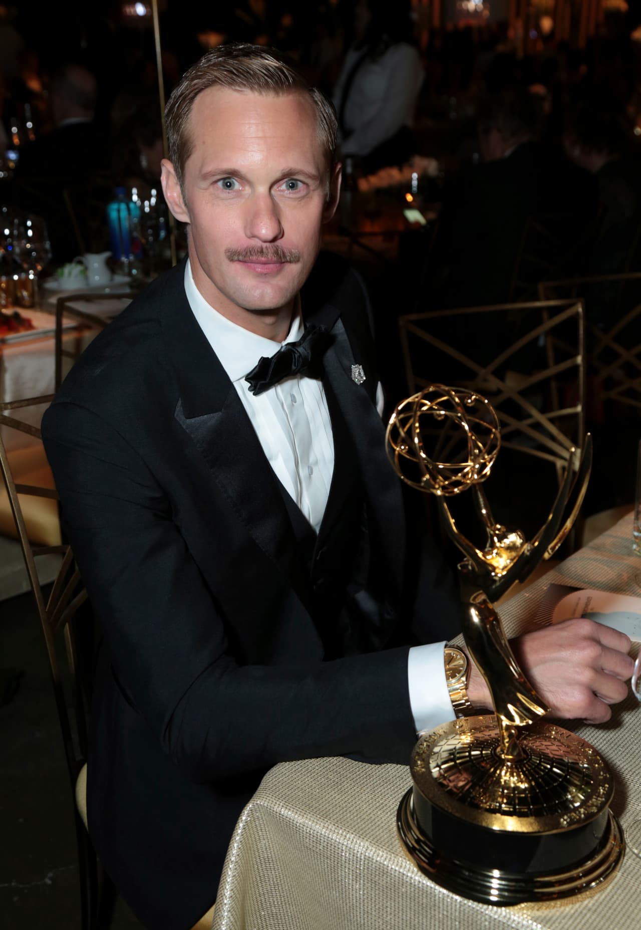 Él es Alexander Skarsgard y, como puedes notar, también es parte de la familia.