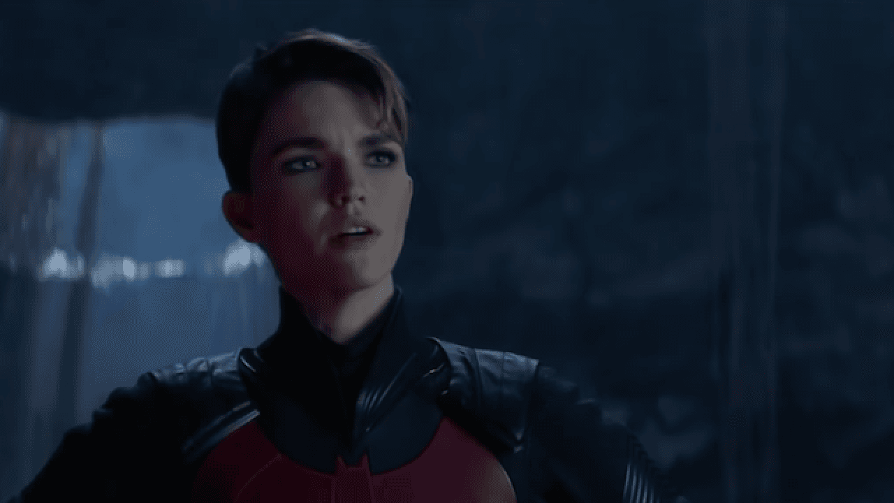 La actriz australiana Ruby Rose, quien interpretaba a Batwoman en el Arrowverso, dejó la serie este martes. Esto poco después de que el capítulo final de su serie se transmitiera.