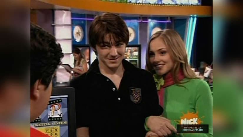 Otra de las conquistas de Drake fue Stacy en el capítulo "Movie Job" (2004).