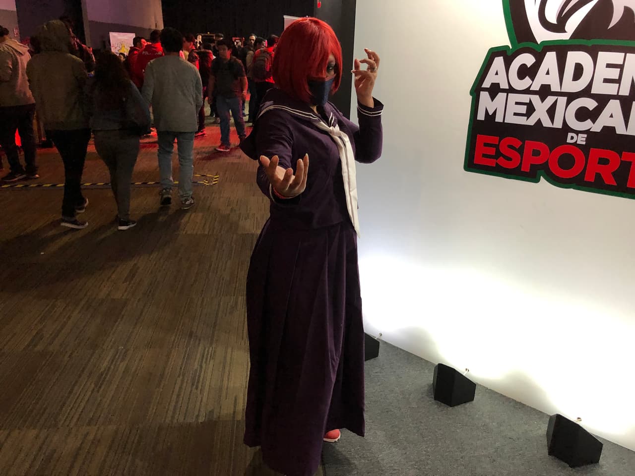 Detrás de la máscara de Miss X se esconde un rostro letal. En especial cuando se pone "loco".