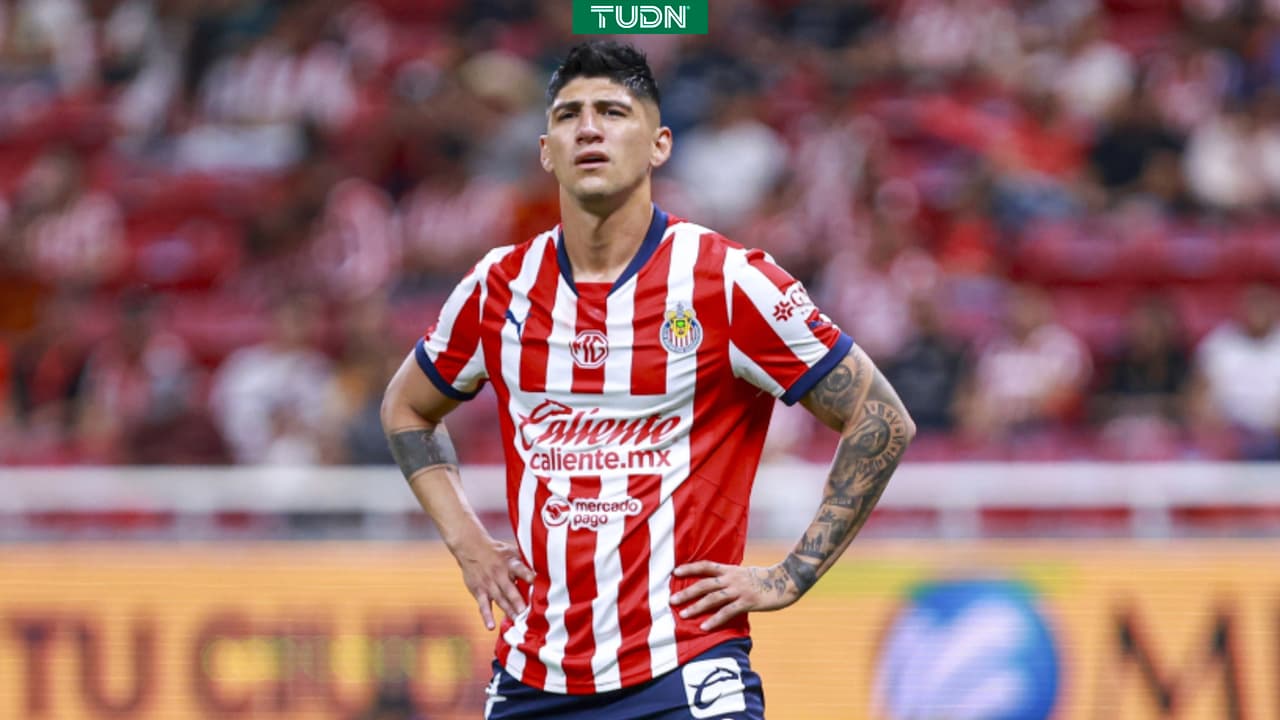 Alan Pulido deja de ser jugador de Chivas