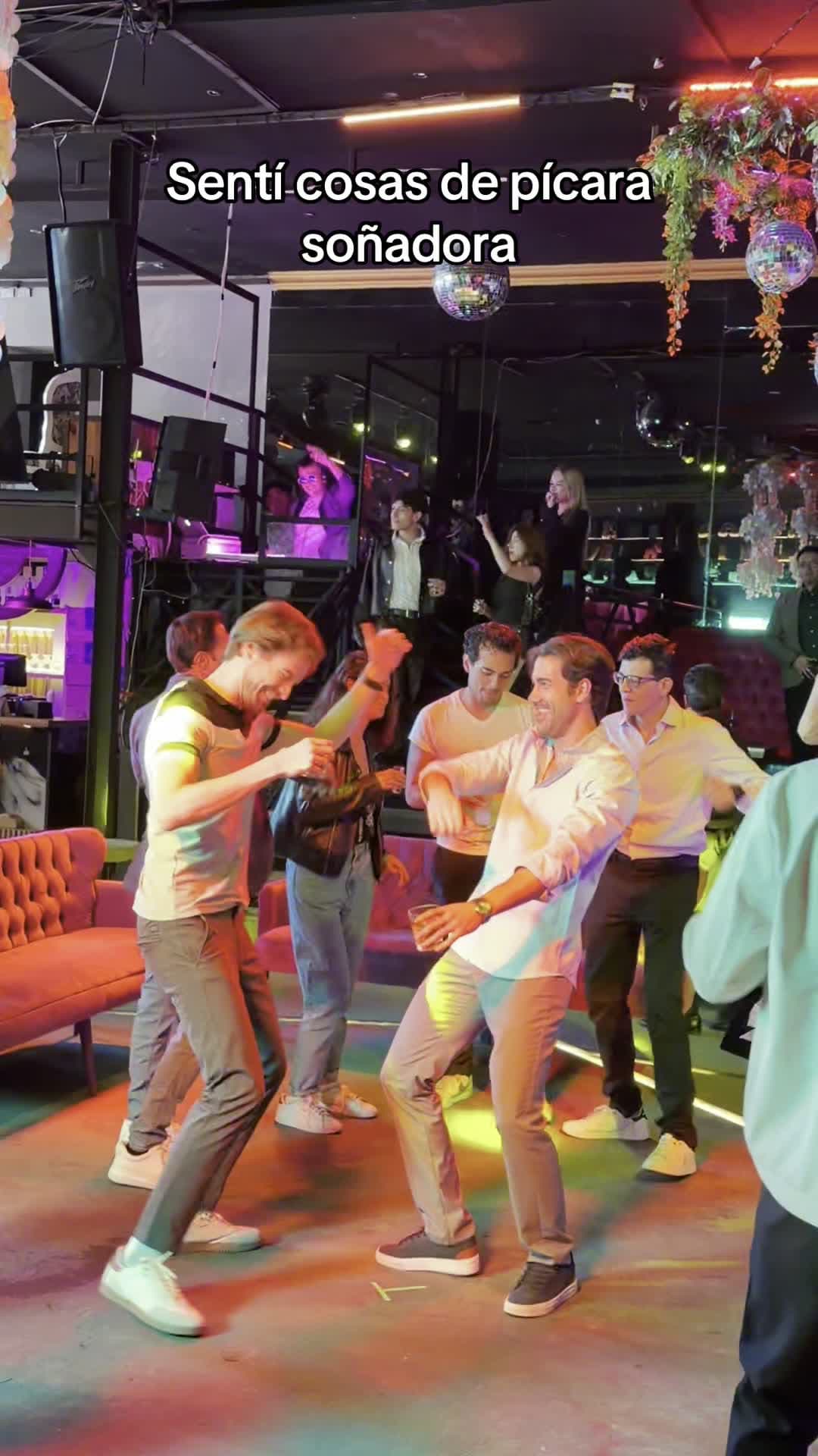 Dario Duque y Fernando Mitre nos hacen sentir cosas de pícara soñadora