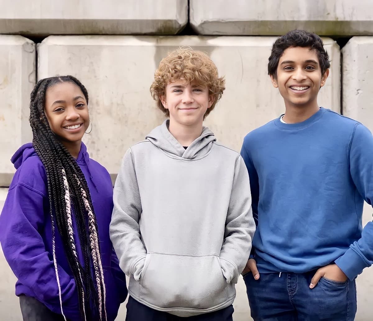 Leah Sava Jeffries, Walker Scobell y Aryan Simhadri.