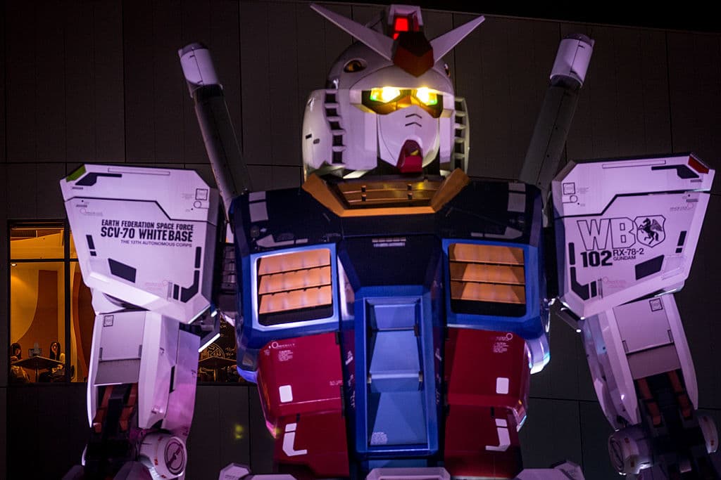 Así se ve un Gundam en tamaño real y hasta ya dio sus primeros pasos