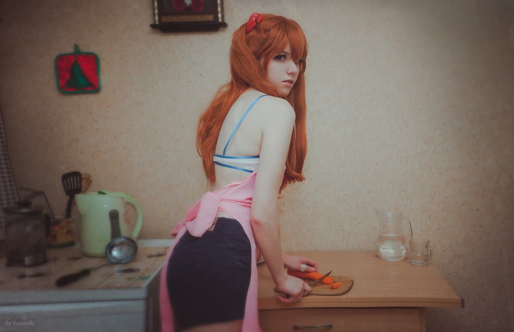 Kawaielli no abandona la coquetería del personaje aún en un entorno, digamos, cotidiano.