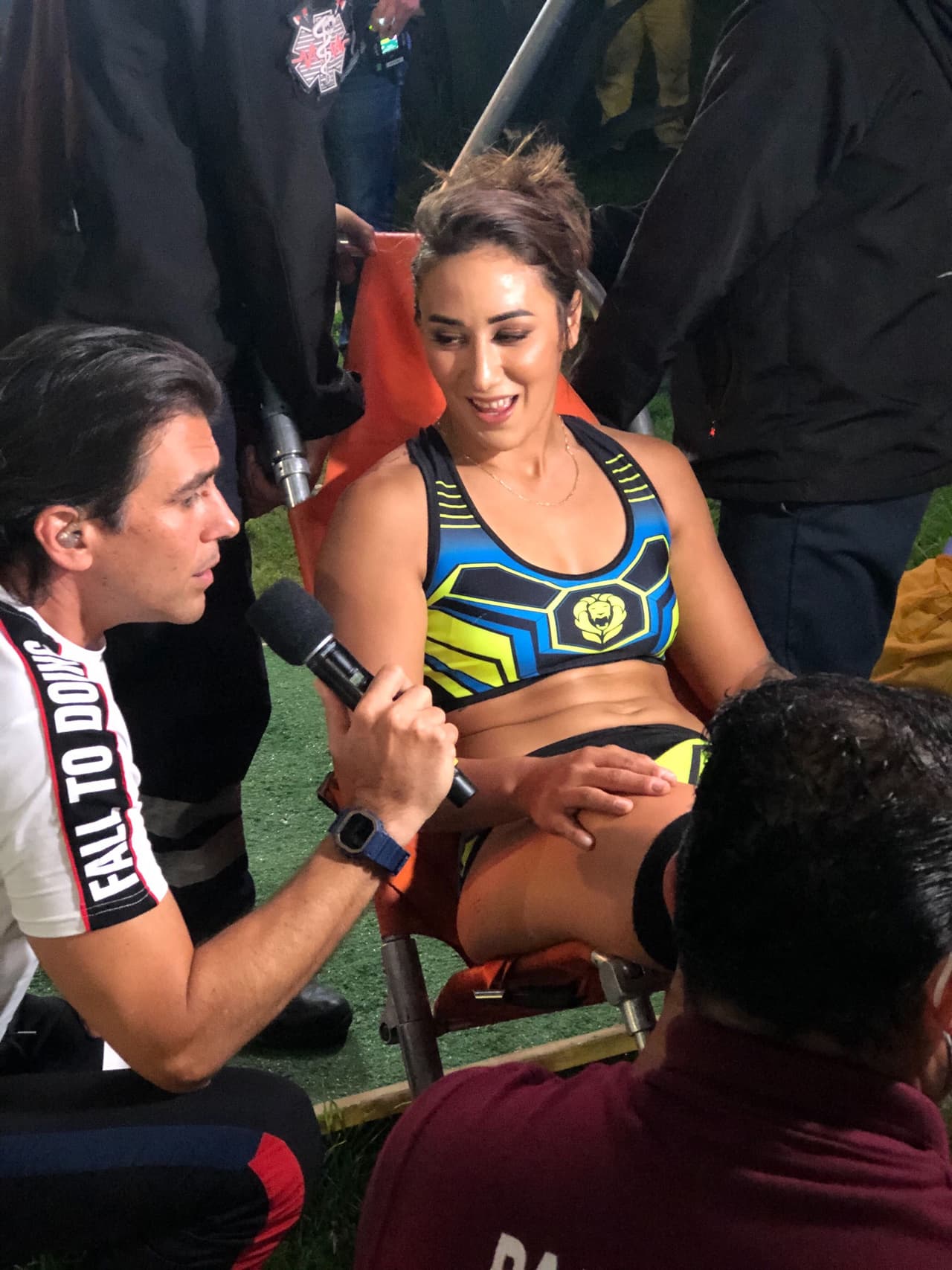En su debut en Guerreros, Paulette se enfrentó a Macky, pero a la mitad del circuito se lesionó y recibió atención médica.