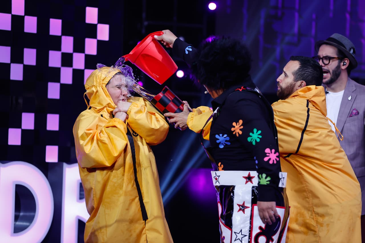 Pero luego ella perdió y Chuponcito volvió a desquitarse.