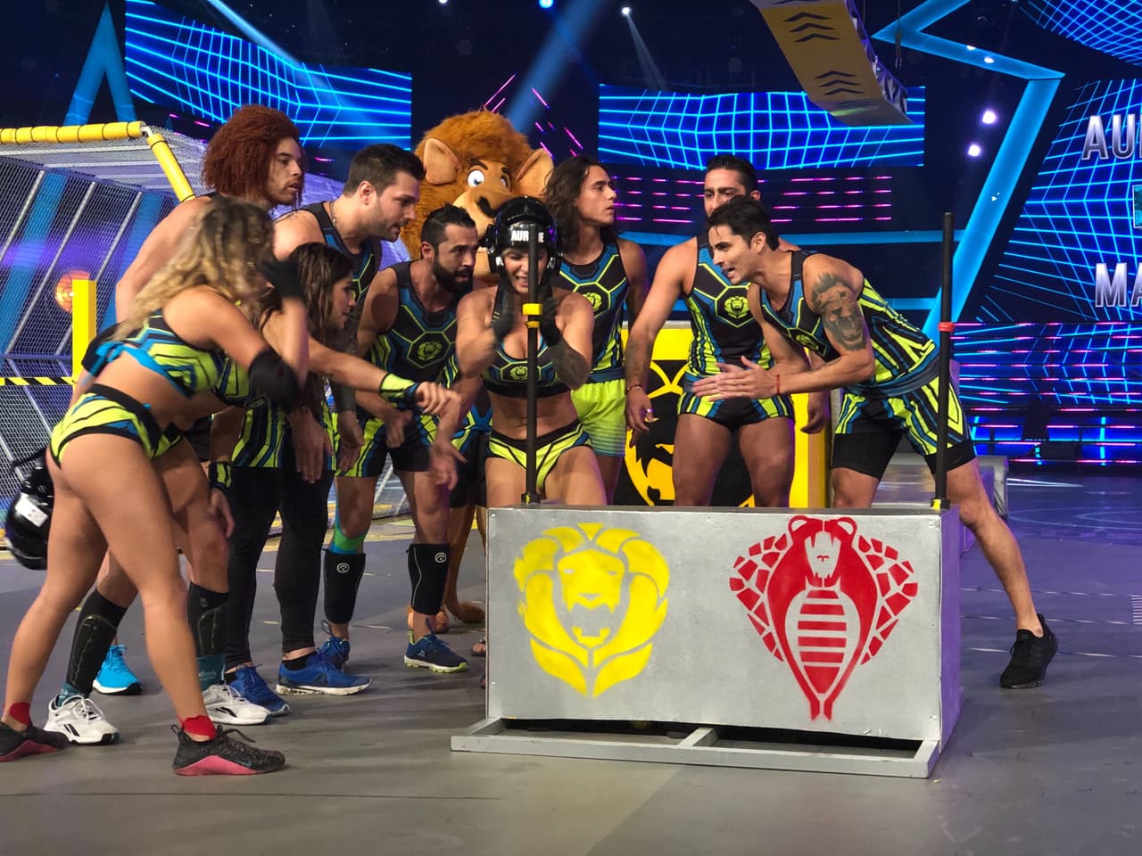 Aurélie está más motivada que nunca y esta noche le dio varias victorias a su equipo, incluyendo un punto en Velocidad Aérea.