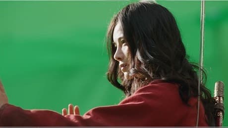 “Las artes marciales son peligrosas y es inevitable que se utilice un doble de riesgo porque sería demasiado peligroso si los actores hicieran todo ellos mismos”, expresó.
