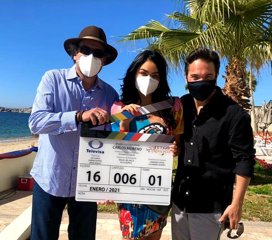 Carlos Moreno, Claudia Martín y Kuno Becker, dan claquetazo por inicio de grabaciones de Fuego ardiente en Sonora