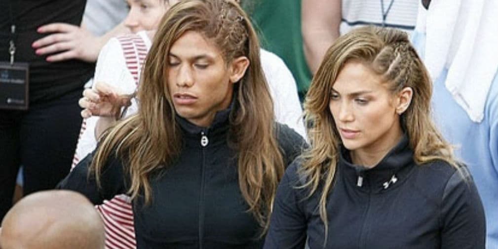 18. Jennifer Lopez: Se necesitó de un hombre para llenar los zapatos de la sexy J.Lo, durante la filmación de un video musical.