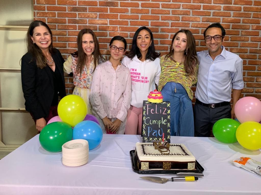Paulina Goto celebra cumpleaños con sus compañeros de 'Vencer el silencio'