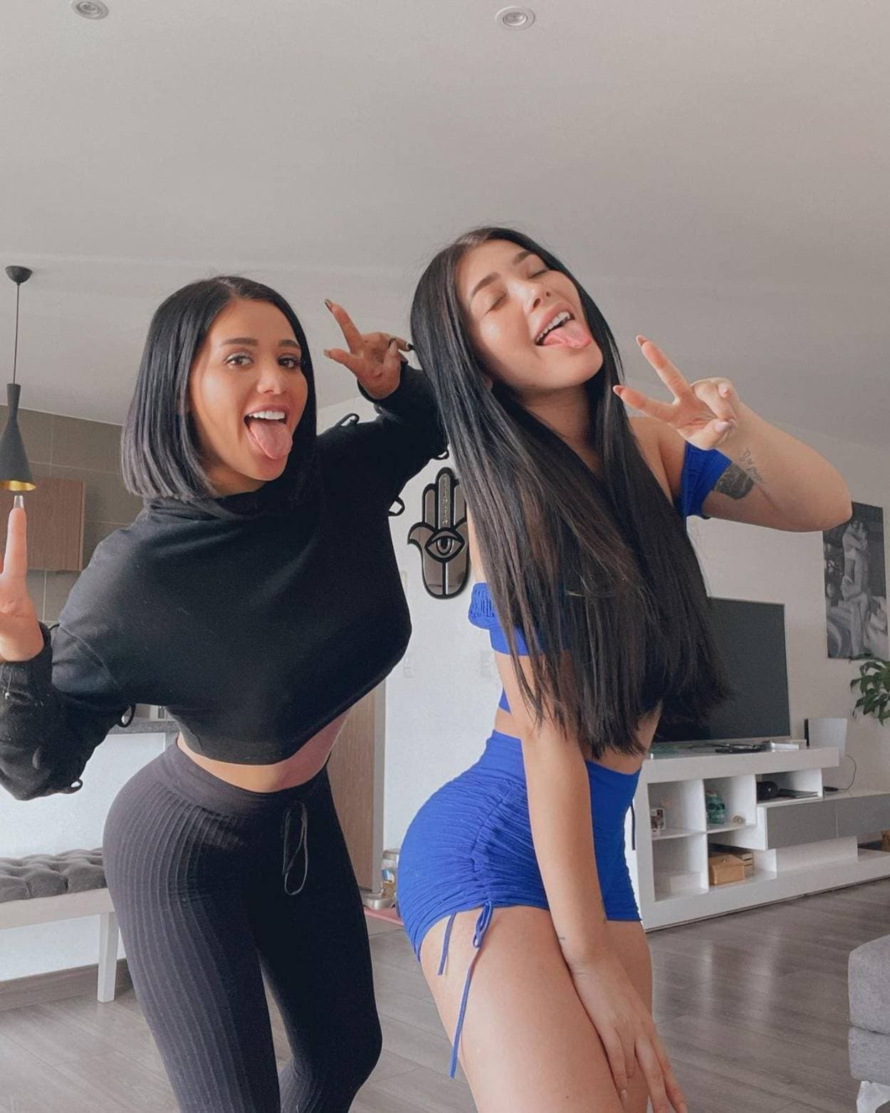 Diana y Brenda Zambrano