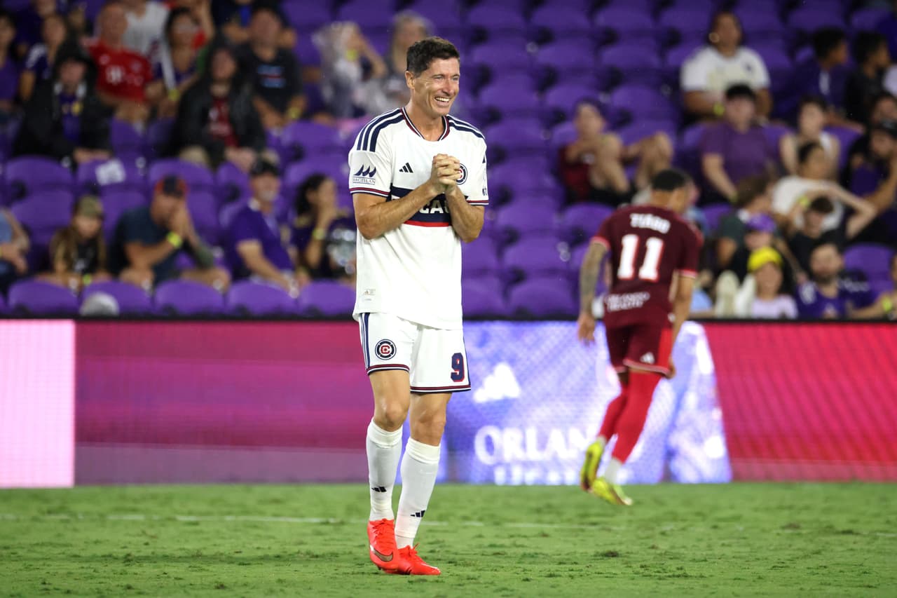 Penal a Lewandowski, él lo cobra y Chicago vence a Orlando de Griezmann