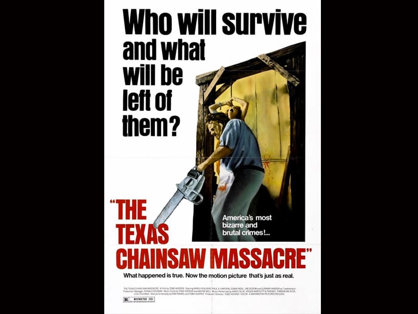 2- La masacre de Texas (1974). Otro clásico del género. Este filme de Tobe Hooper cambió el terror en el cine tras mostrar la historia de un grupo de jóvenes que se topan con una extraña familia que oculta a un hombre que gusta de matar personas con una sierra y tiene una máscara hecha con piel humana.