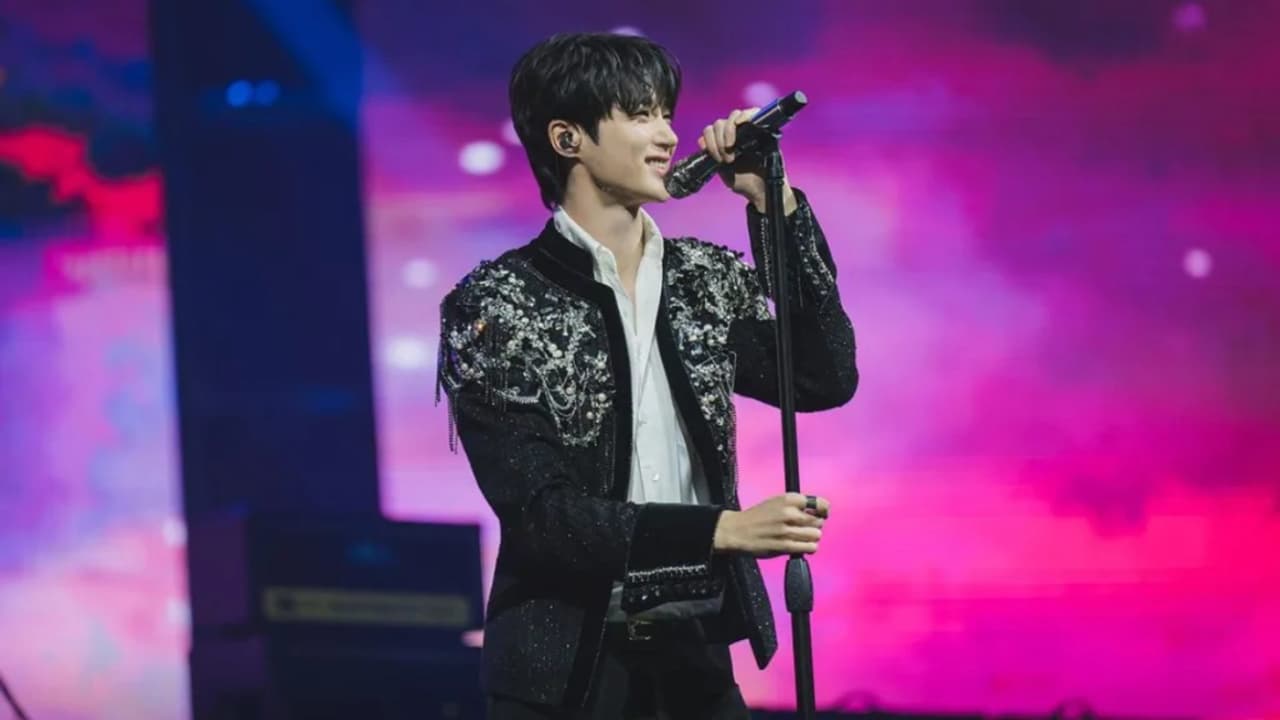 Ryu Sun jae vocalista de la boy band Eclipse en el K-Drama 'Lovely Runner'.