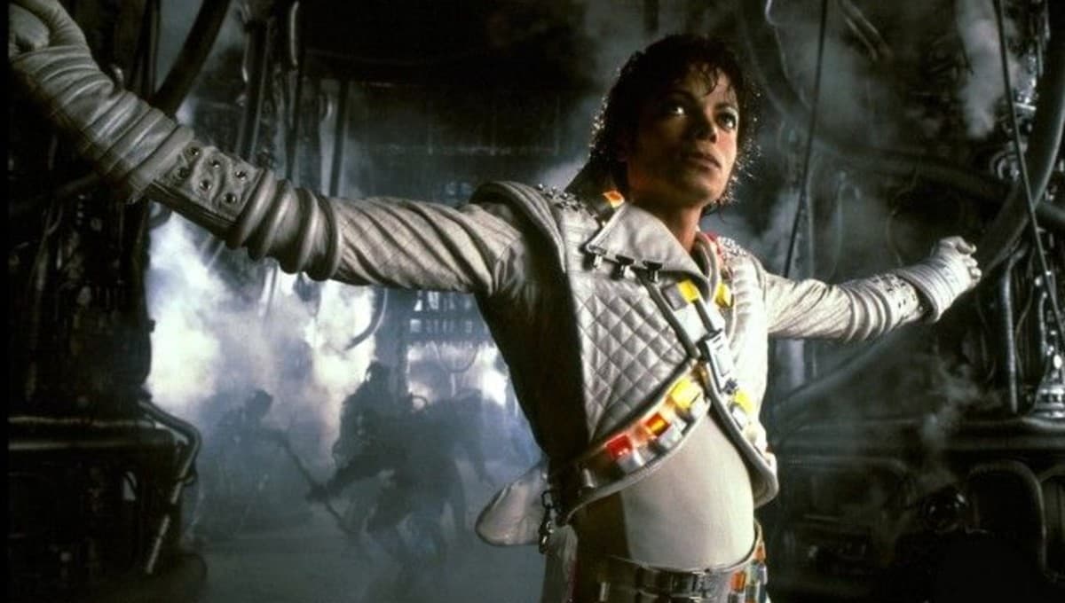 En Captain EO una reina alienígena amenaza nuestro planeta. La música, el baile y Michael Jackson son nuestra última esperanza.