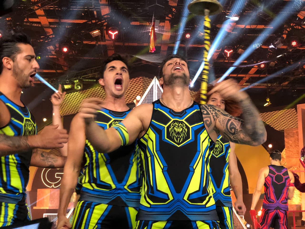 Esta noche fue para Leones nuevamente, que terminaron el marcador con 1475 puntos contra 1200 de Cobras. Al principo se anunció que la siguiente semana comienzan las eliminaciones y los dos últimos lugares de cada equipo quedarán sentenciados.