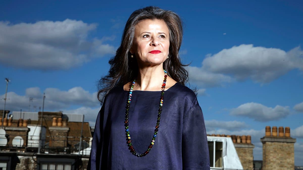 ¿La conoces? Ella es Tracey Ullman y de su show surgieron los primeros sketches de Los Simpson. Claro que Mendel estuvo involucrado.