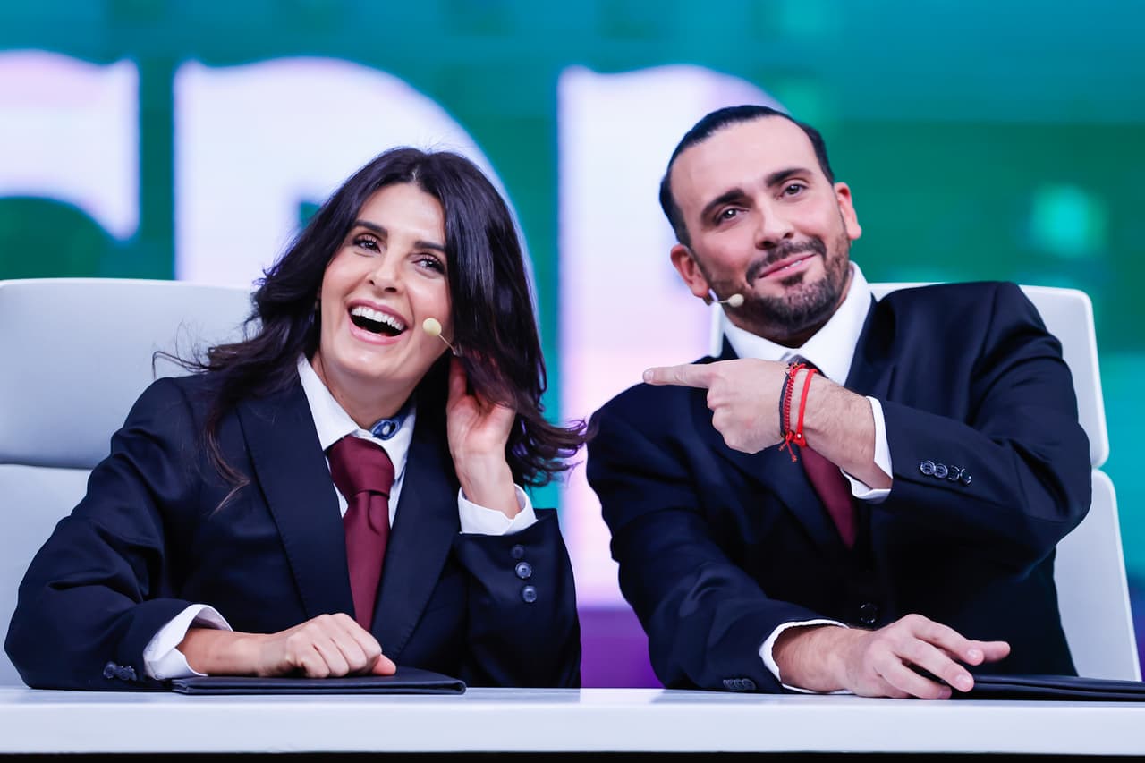 En el juego 'Las Noticias', Mayrín Villanueva comenzó a robarle el protagónico a Ricardo Margaleff.