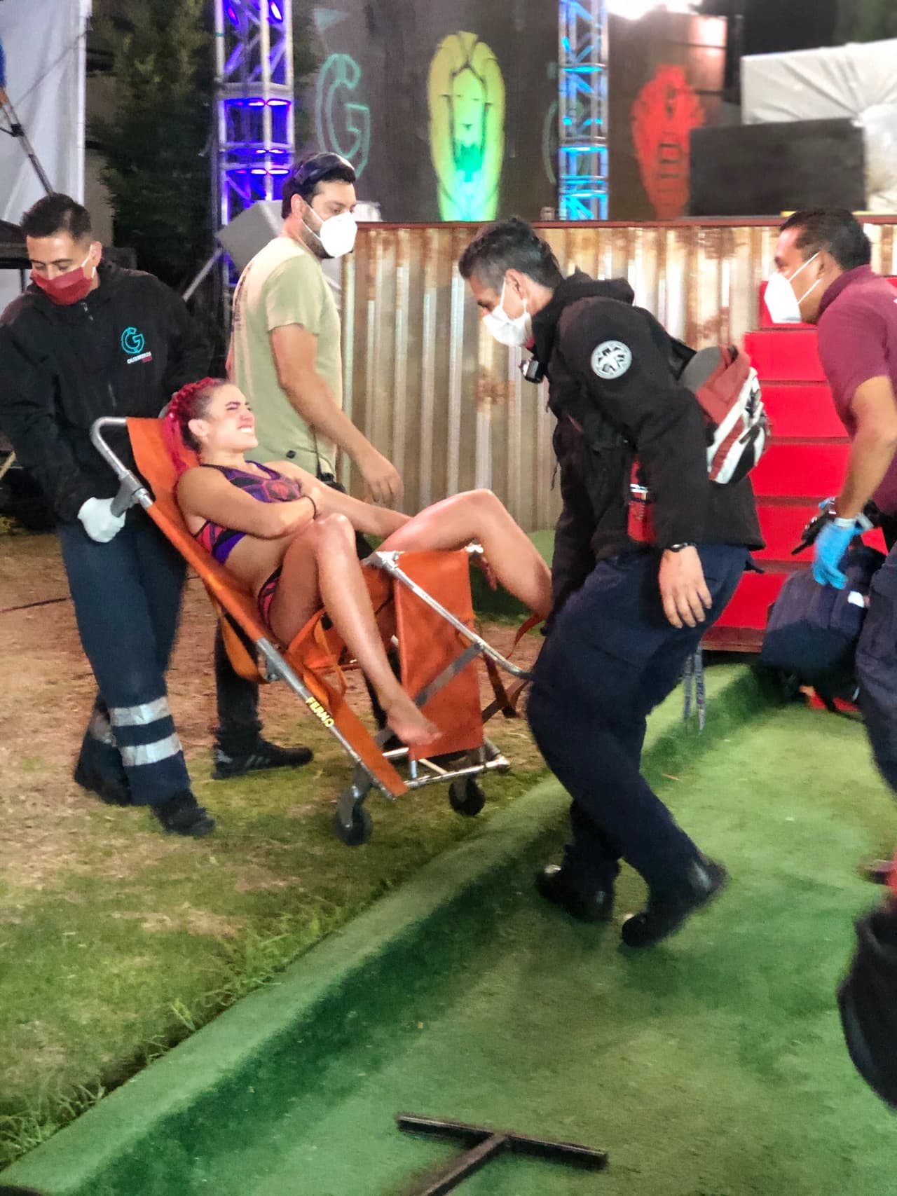 ‘Trapecios al agua’ empezó en Jeff hizo 10 segundos y Yann se tiró al saber que su tiempo había sido superada. Reno no alcanzó el trapeció y se fue a nadar, mientras que Dariana también se fue al agua pero con una caída aparatosa. Christian y Said P. se mojaron y Leones se fue a 850 puntos. Memo Corral decidió darle inmunidad a Jeff Kellerman. Además, desde el inicio del programa se anunció que alguien esperaba un bebé, se decía que tal vez "La Reina Rose", ya que anda con Said P., pero era Tania Rincón quien está embarazada.
