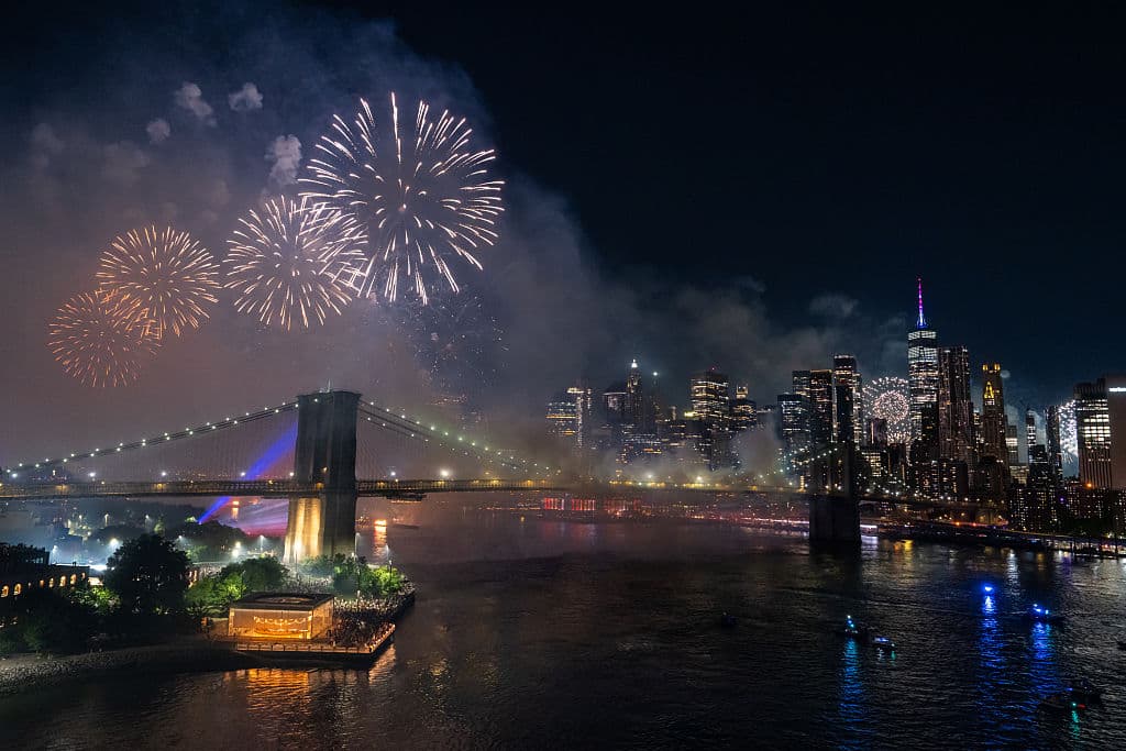 La Gran Manzana vibra con el espectáculo de fuegos artificiales por el 4 de Julio