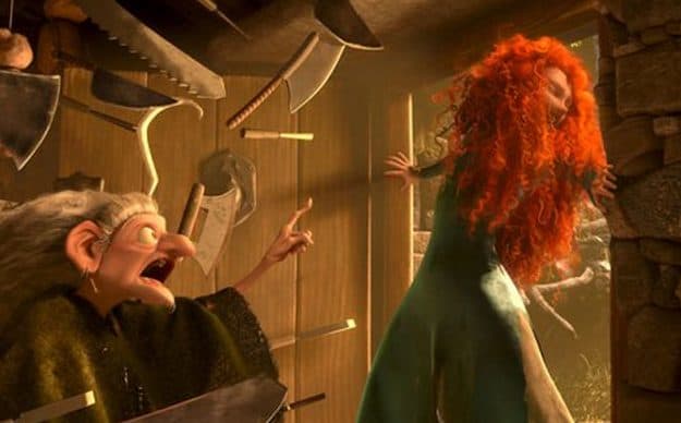 Esta es quizás la teoría más extraña y larga en torno a las películas de Pixar: El columnista y crítico de cine, Jon Negroni, creó la "Teoría Pixar" que explica cómo todas estas cintas viven en el mismo universo. Esta línea del tiempo, según su teoría, comienza con "Valiente", cuando se descubre la magia. Esta misma magia convierte a la mamá de Mérida en un oso, lo que demostraría por qué los animales en el universo de Pixar se pueden comportar como humanos.