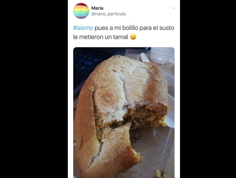 Esta persona presumió que su bolillo venía acompañado de un tamal, justo para el desayuno.