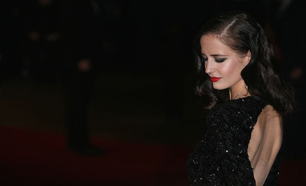 La televisión también ha tenido la fortuna de registrar su talento, especialmente en series como Camelot (2011), donde fue Morgana, aunque quizás es más conocida por ser Vanessa Ives en 'Penny Dreadful' (2014–2016), papel por el que fue nominación en la categoría de Mejor actriz en los Globos de Oro.