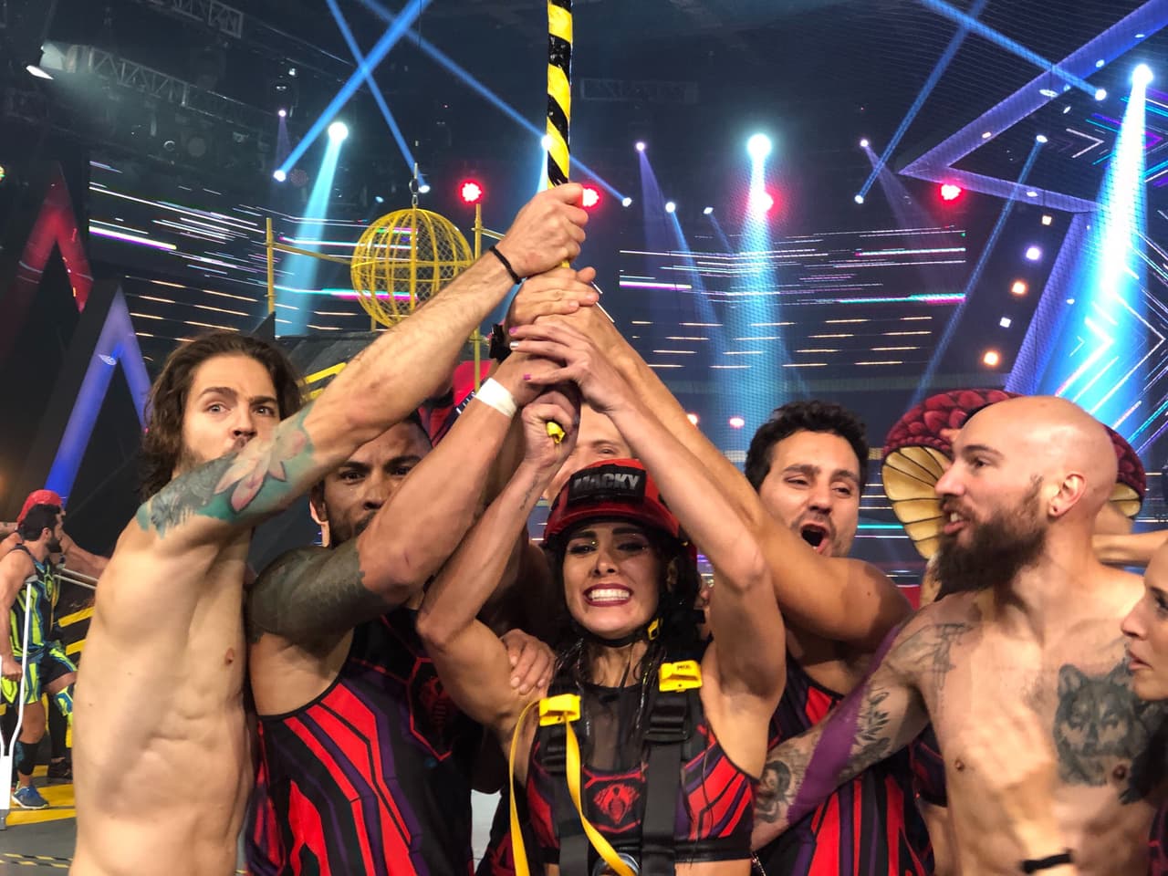 Kai celebró con su equipo y recibieron su cheque. Macky le agradeció a su equipo y al público. Yann reconoció el nivel de Leones y les agradeció por sacar lo mejor de ellos. Jorge no perdió la oportunidad y reconoció la labor de todo el equipo detrás que hizo posible esto. El programa terminó con Tania y Mauricio echándose una porra a ellos: “1, 2, 3, ¡Conductores!”.