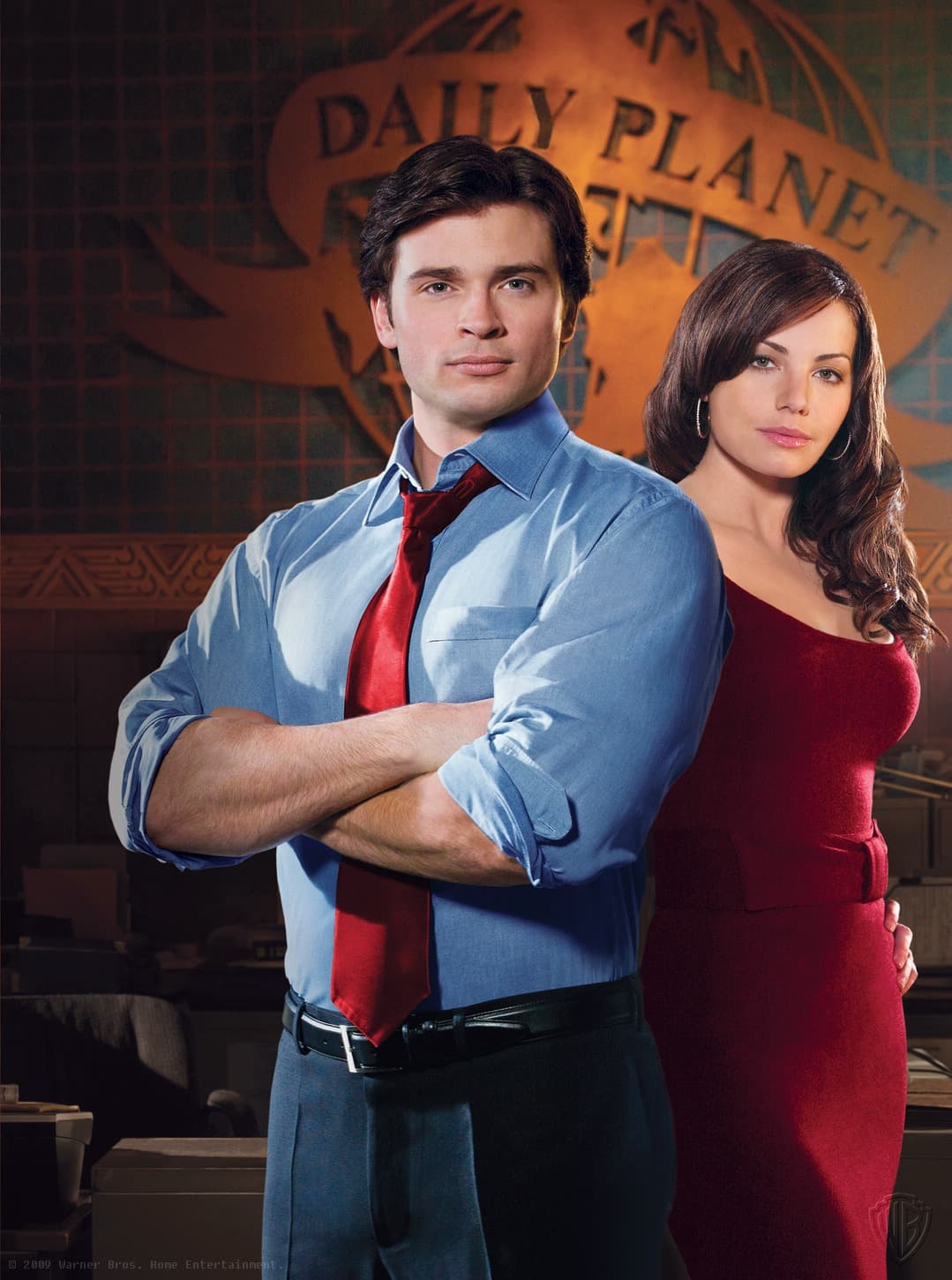 Luisa Lane y Clark Kent son una pareja de reporteros sin ninguna habilidad especial. ¿Tendrán alguna oportunidad de sortear las difíciles pruebas? Aunque, Clark, sin lentes, nos recuerda a alguien.