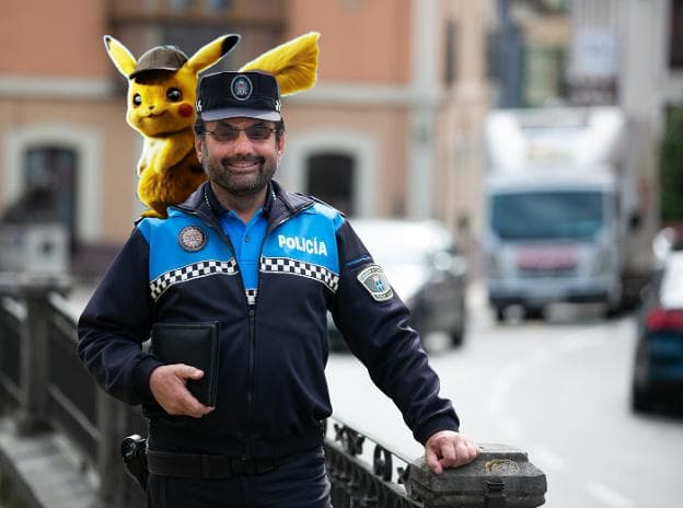 Pikachu da ánimos a los niños durante la cuarentena en España