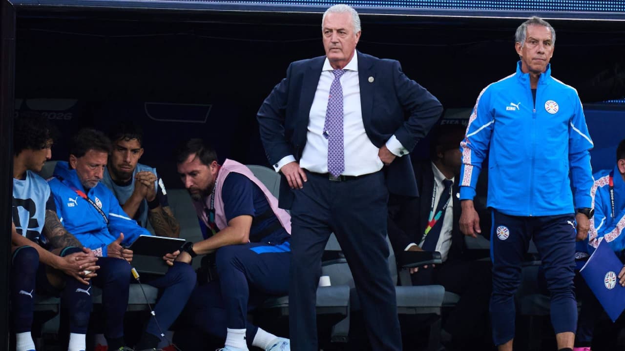 "Me cuesta jugar este deporte nuevo": Alfaro sobre expulsión de Almirón