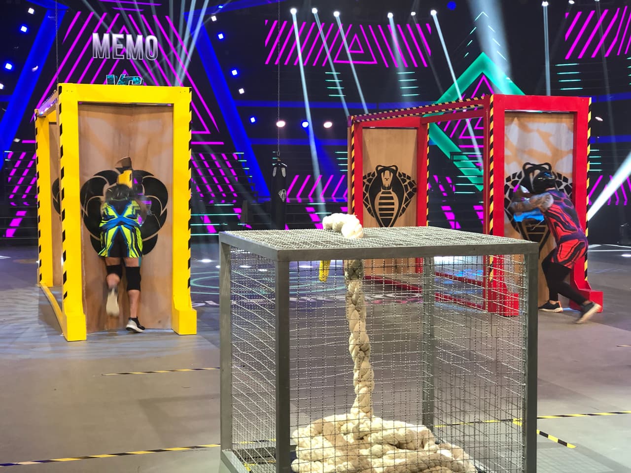 La jornada comenzó con los guerreros rompiendo las 'Paredes extremas', donde el marcador lo abrió Nicola (quien presumió que bajó 5 kilos) al ganarle a Memo. Después, en el encuentro entre Aurélie y Macky, se llevó el punto la capitana de Cobras, quien es la que tiene más victorias individuales.