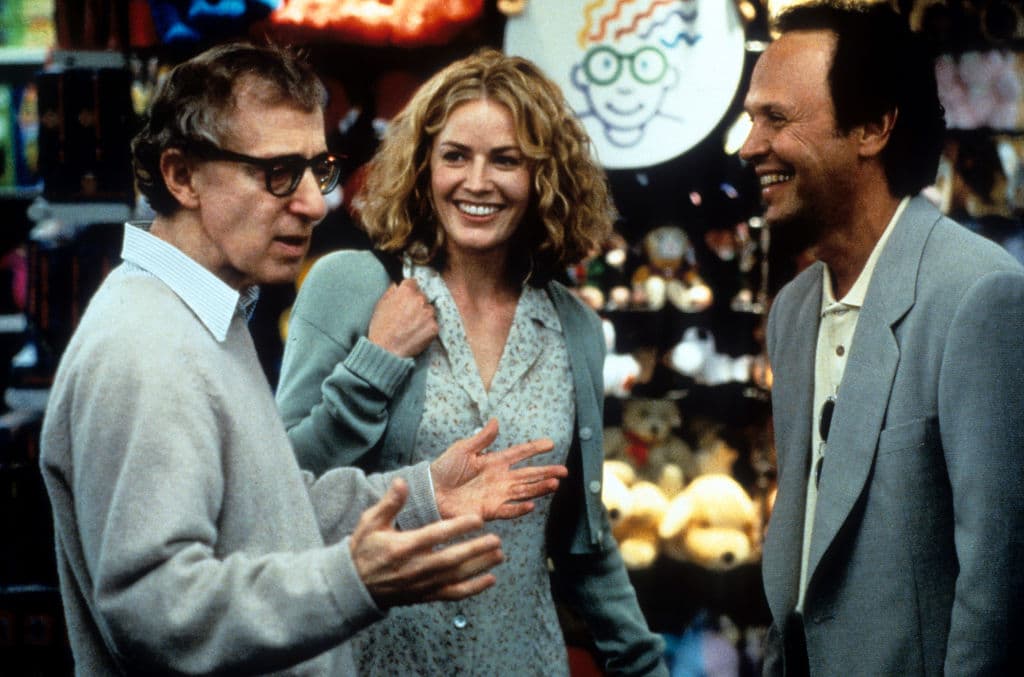 En 'Deconstructing Harry' (1996), de Woody Allen, enseñó sus habilidades cómicas al lado de Billy Crystal, Demi Moore, Robin Williams y Stanley Tucci.