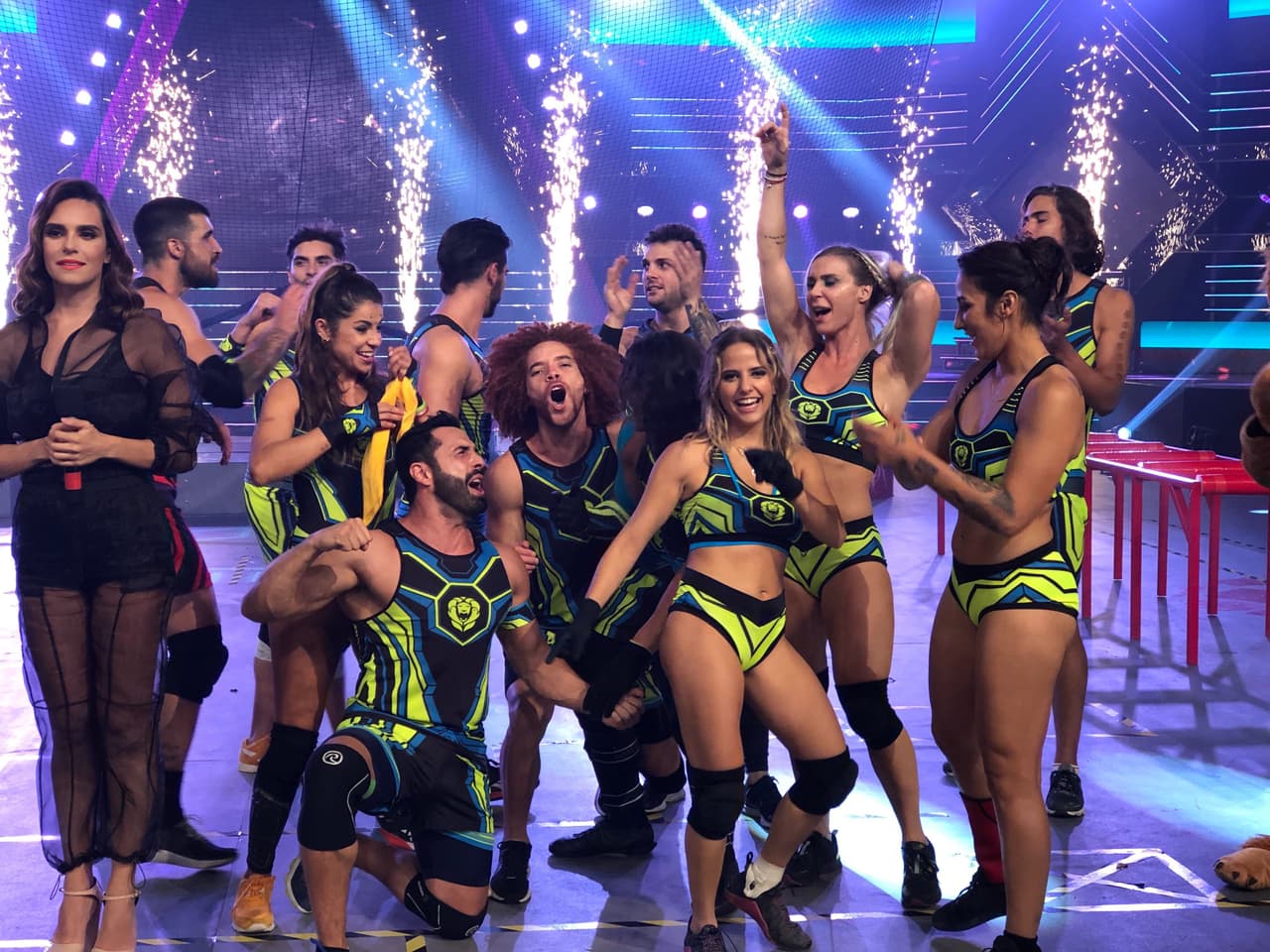 A pesar del triunfo de Brandon en Todos Arriba, Leones quedó arriba en el marcador. ¡Todos los guereros de Cobras están sentenciados y mañana se sabrá quién deja la competencia! No dejes de votar por tu competidor favorito.