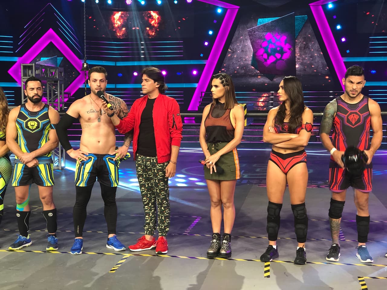 Mientras que Nicola, quien apareció sin la camisa de Leones, compartió que aunque no está muy de acuerdo con ello, dará lo mejor para su equipo, además de que buscará ser capitán.