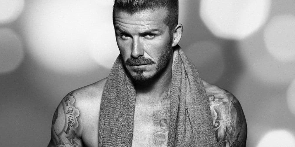 1. David Beckham: La estrella de fútbol es muy supersticiosa. Para la buena suerte estrena botines en cada partido.