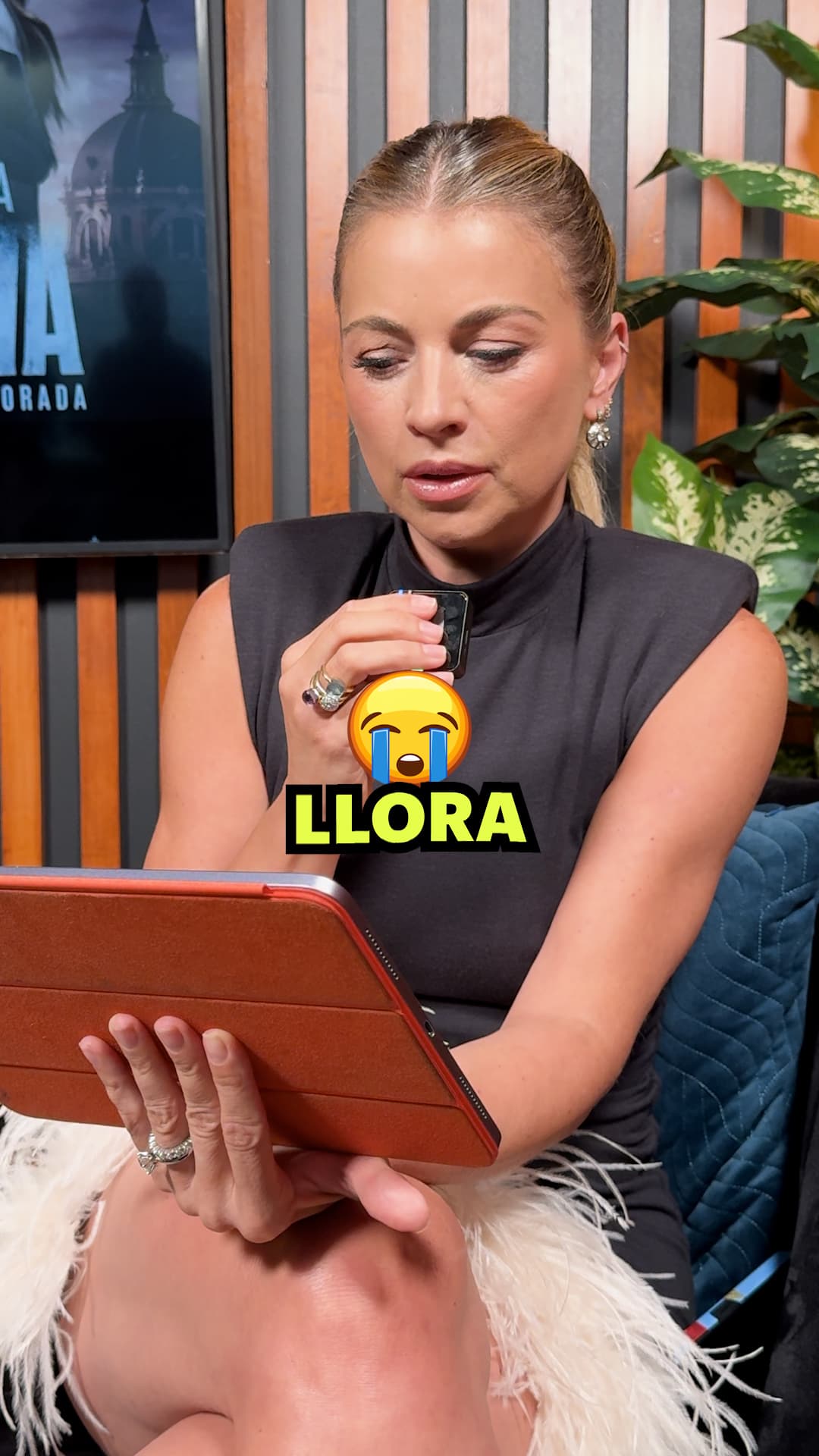 Ludwika Paleta REACCIONA A UNA ESCENA DE MARIA LA DEL BARRIO