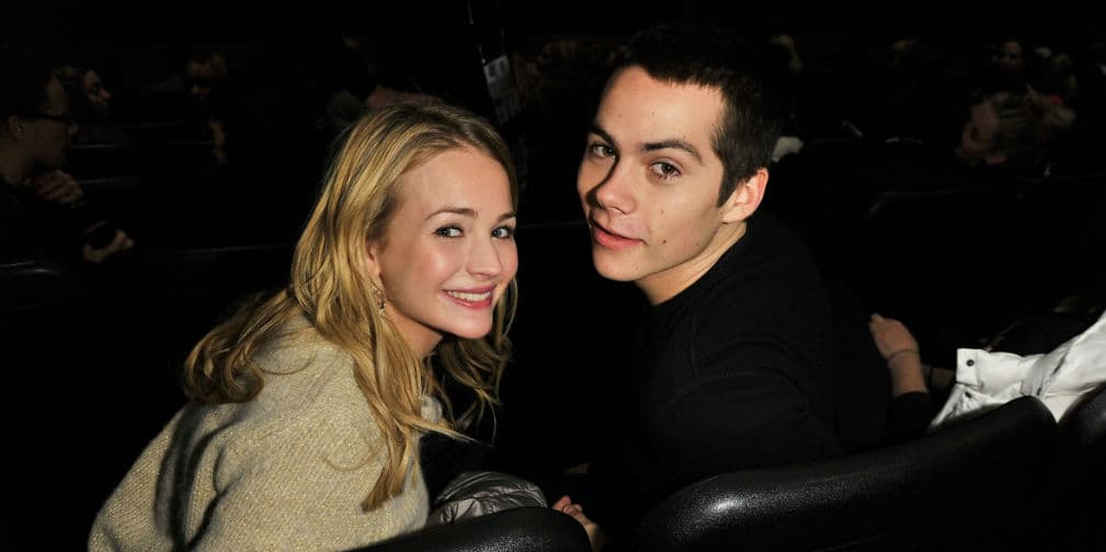 Dylan y Britt Robertson se conocieron en la cinta The First Time, y están juntos desde 2012.