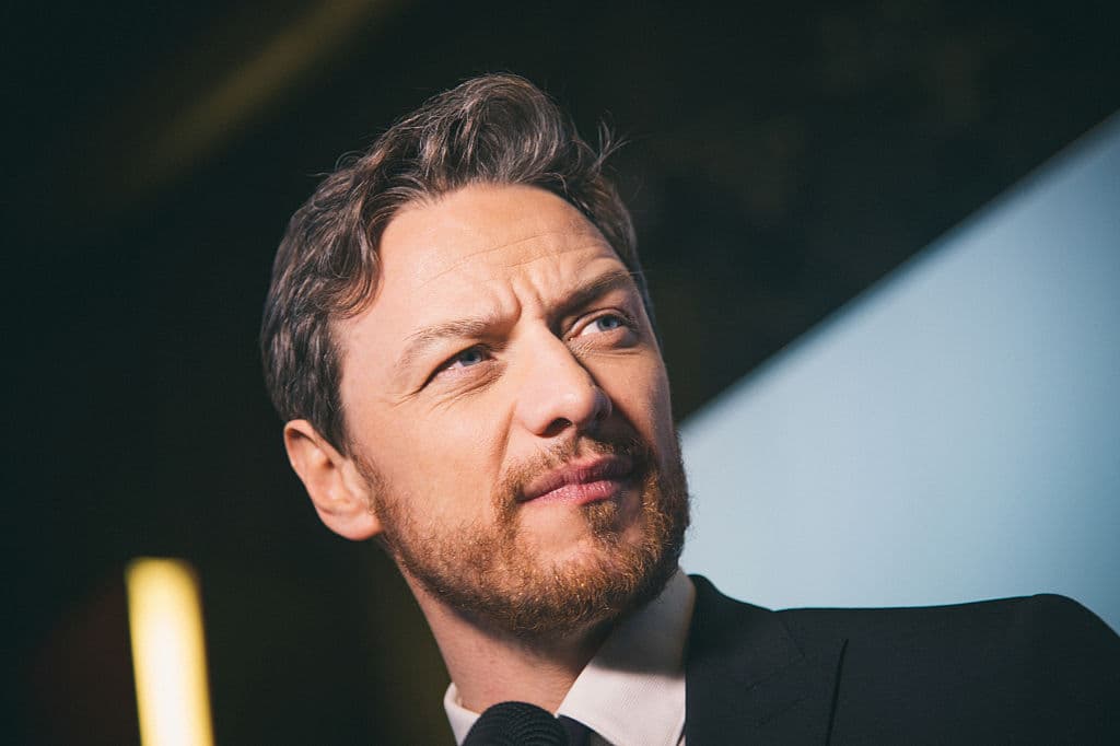 McAvoy y su ahora ex esposa Anne-Marie Duff se casaron en el castillo Drumtochty del siglo XIX en Aberdeenshire. McAvoy no invitó a ninguna estrella a la ceremonia "porque no quería que el día fuera sobre ser famoso".