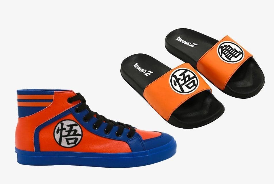 Tanto tenis como chanclas de tus series favoritas puedes encontrarlas. Como estas sandalias y zapatos de Gokú.