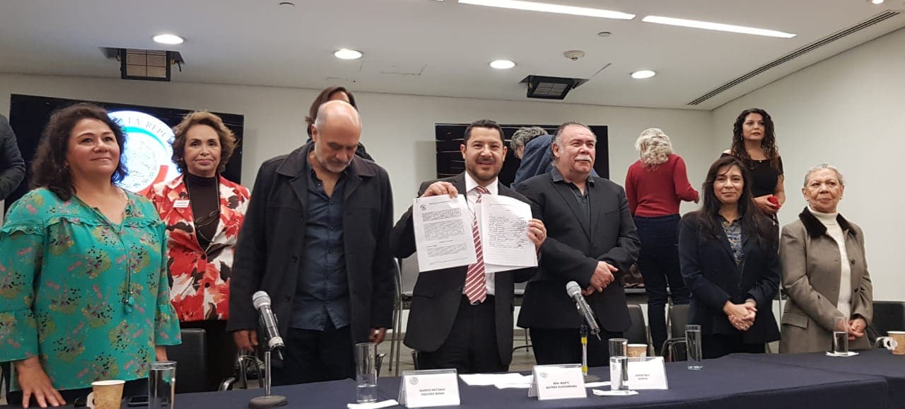 Todas las películas en otro idioma serían dobladas al español en México