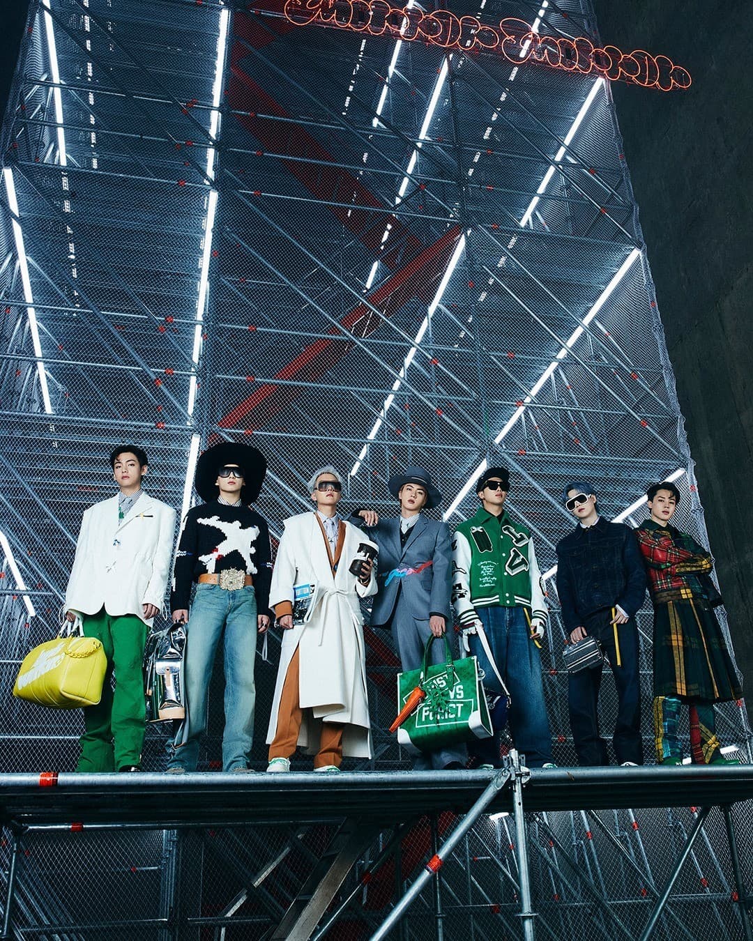 ¡Qué elegancia la de Francia! BTS desfila en la pasarela de Louis Vuitton